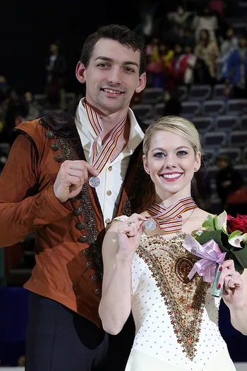 Alexa Knierim — Biography
