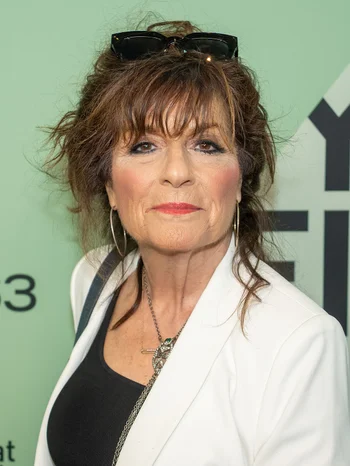Caroline Aaron — Biography