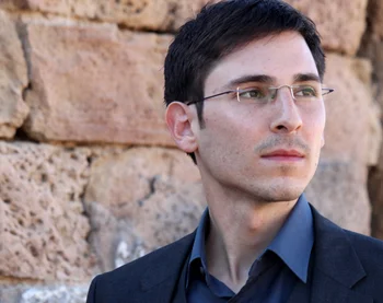 Gilad Hochman — Biography