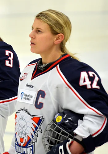 Jenni Asserholt — Biography