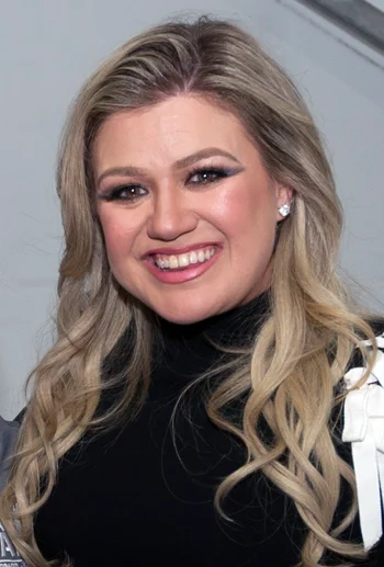 Kelly Clarkson — Biography