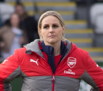 Kelly Smith — Biography