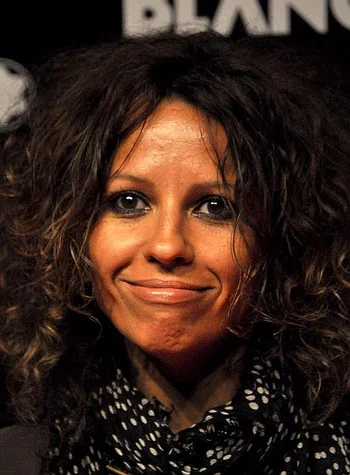 Linda Perry — Biography