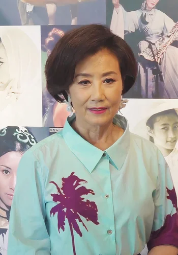 Liza Wang — Biography