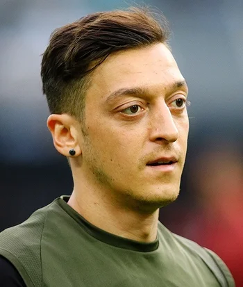 Mesut Özil — Biography